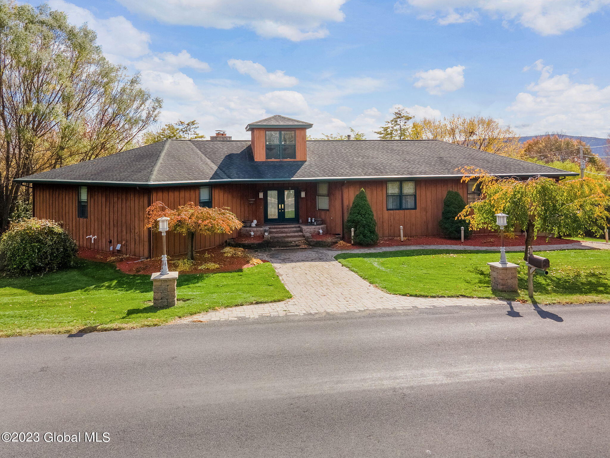 3-web-or-mls-546MyersRd_03