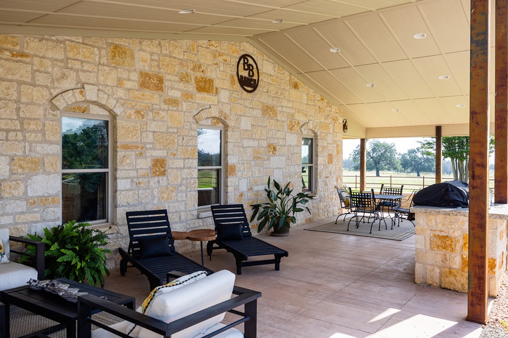 2377 Aviation Loop Fredericksburg, TX 78624 - Photo 16 of 76