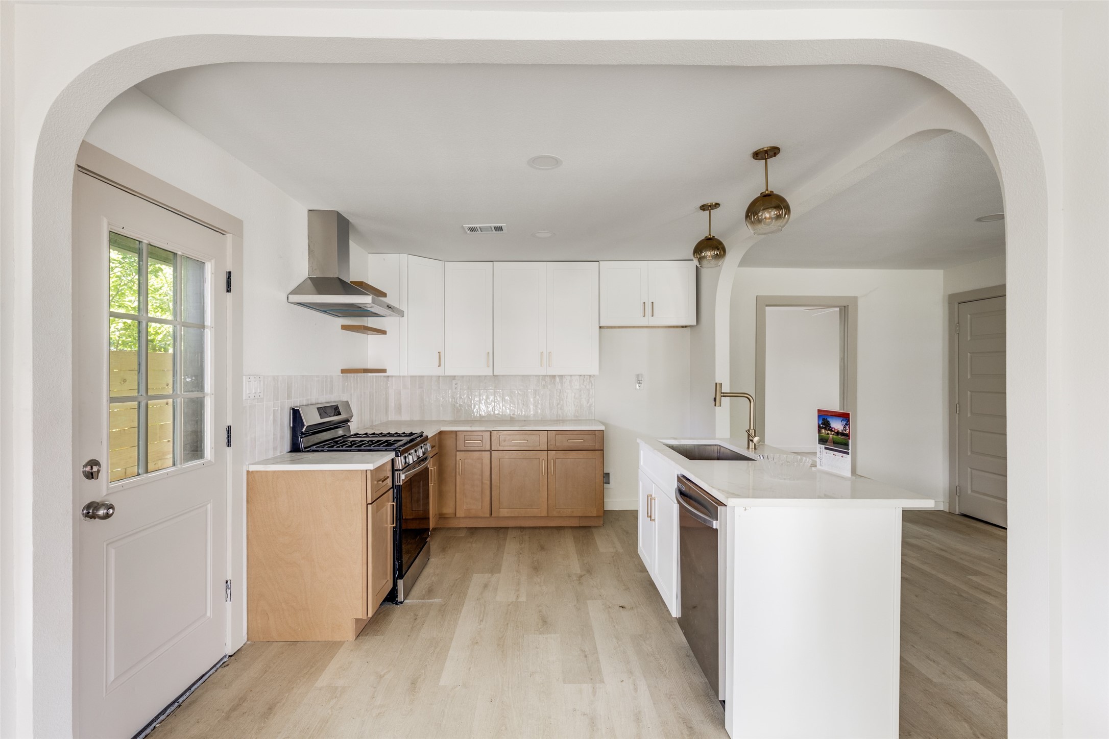 6527 Beekman Road Houston, TX 77021 - Photo 7 of 26