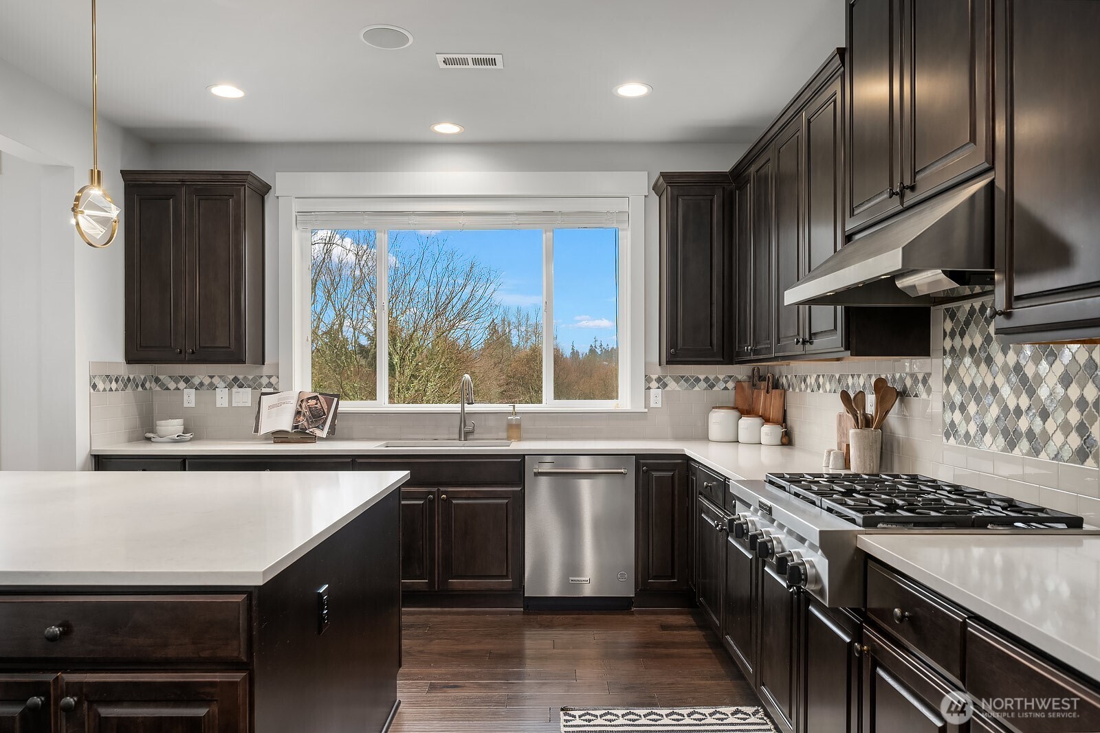 9911 Northeast 158th Street Bothell, WA 98011 - Photo 13 of 40