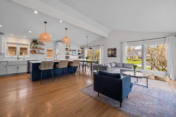 $925,000 | 161 East Stone Avenue, Lake Forest, IL 60045