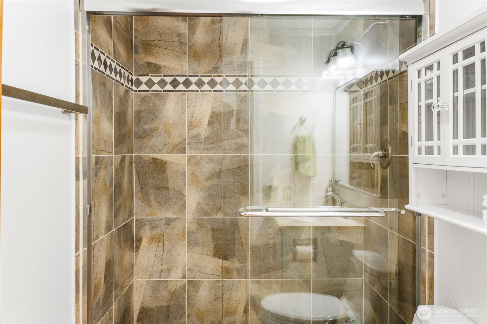 2400 East Howell Street, Unit G Seattle, WA 98122 - Photo 22 of 31 a bathroom with a shower