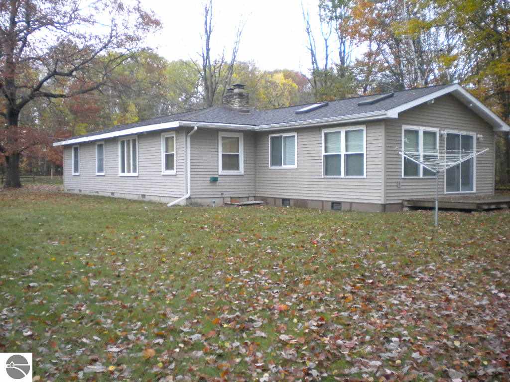 8355 Long Lake Road Hale, MI 48739 - Photo 8 of 10 1777613-7.JPG