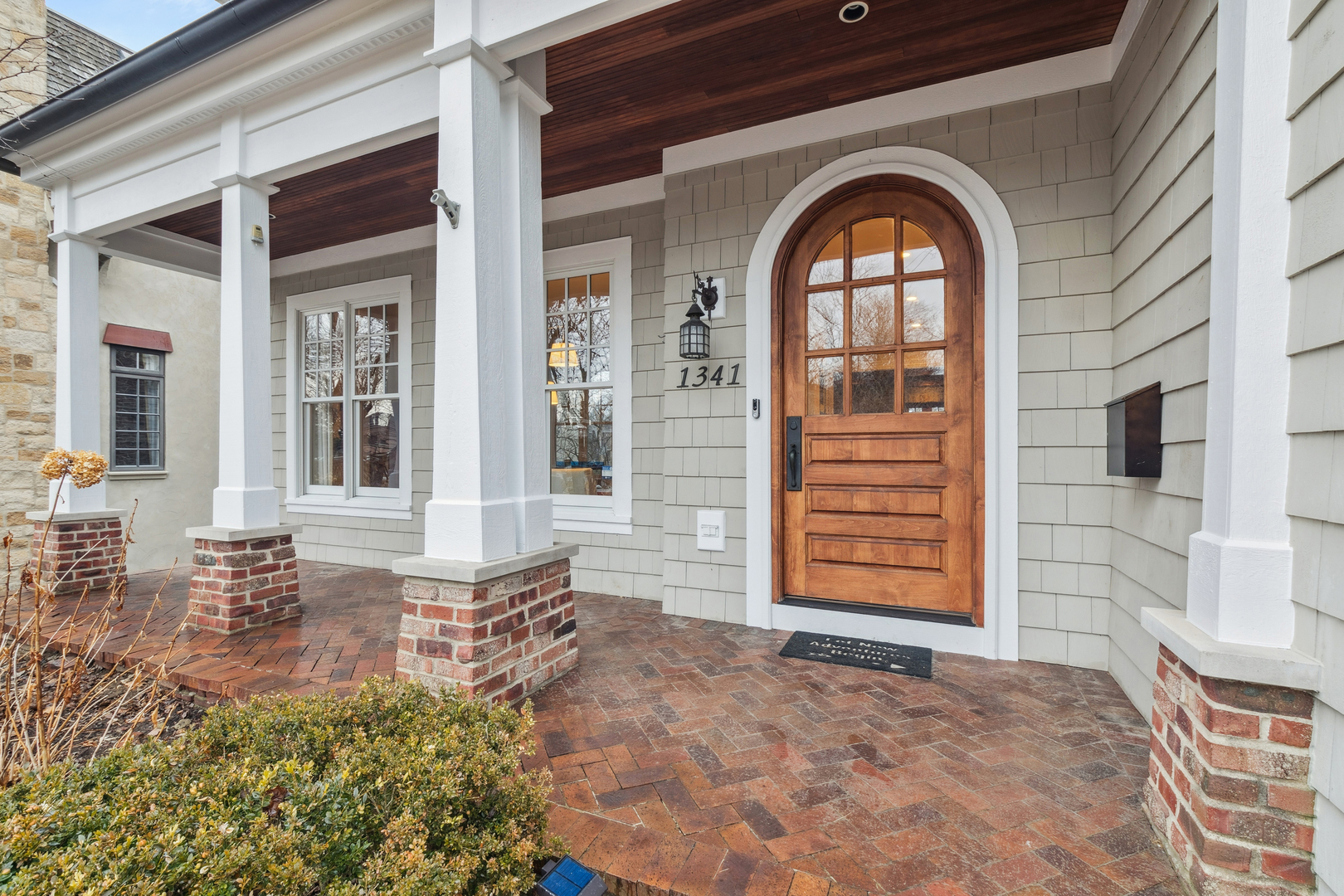 1341 Edgewood Road Lake Forest, IL 60045 - Photo 2 of 44