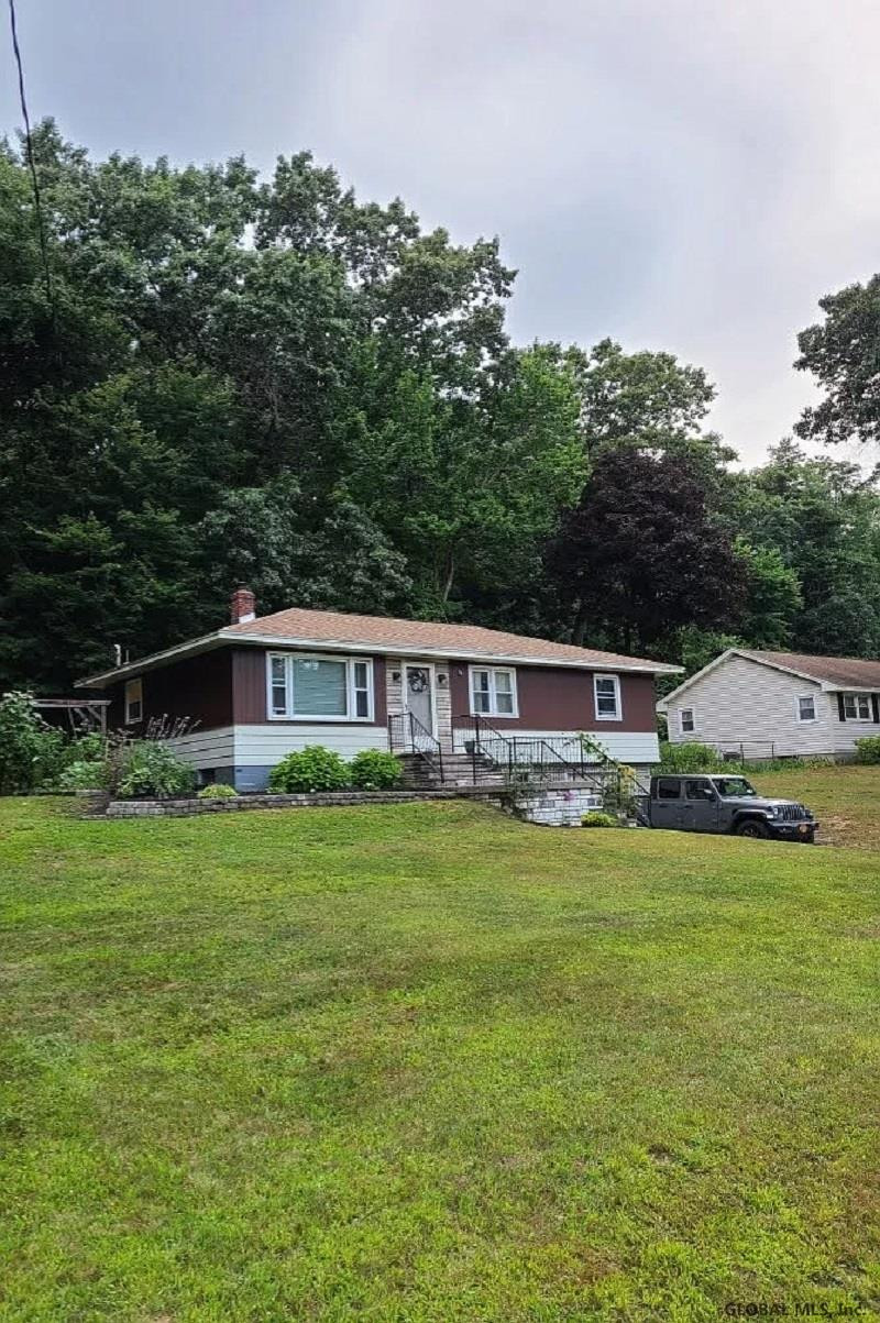 8 Denison Road Colonie, NY 12309 - Photo 1 of 44 Photo 1