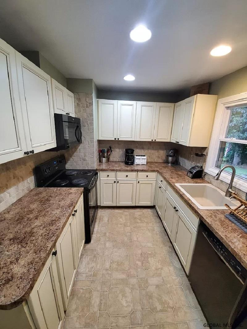 8 Denison Road Colonie, NY 12309 - Photo 24 of 44 Photo 25