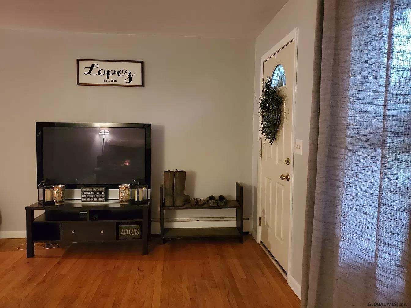 8 Denison Road Colonie, NY 12309 - Photo 10 of 44 Photo 11