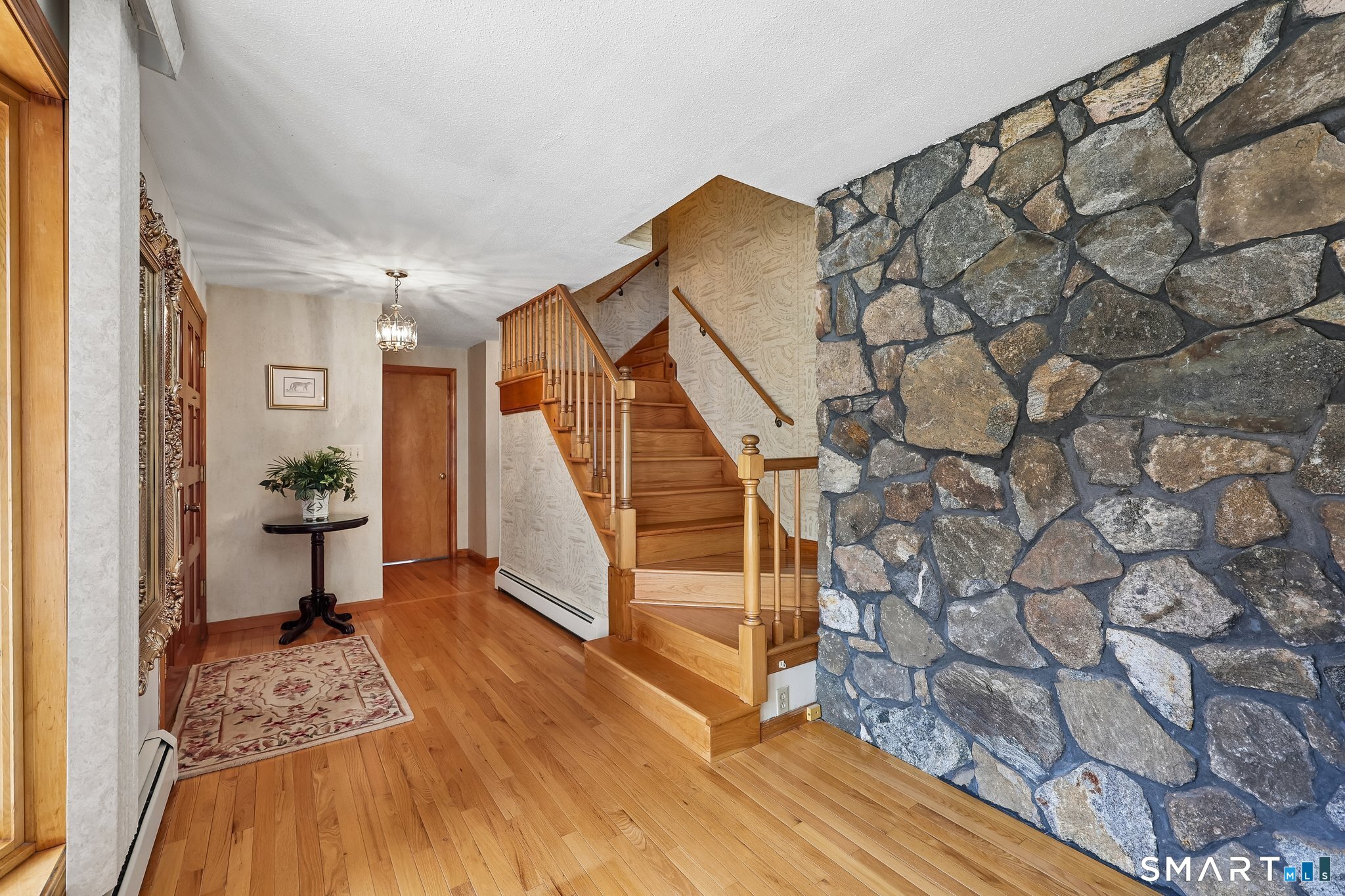 46 Stonegate Drive Wethersfield, CT 06109 - Photo 6 of 36 FOYER ENTRY