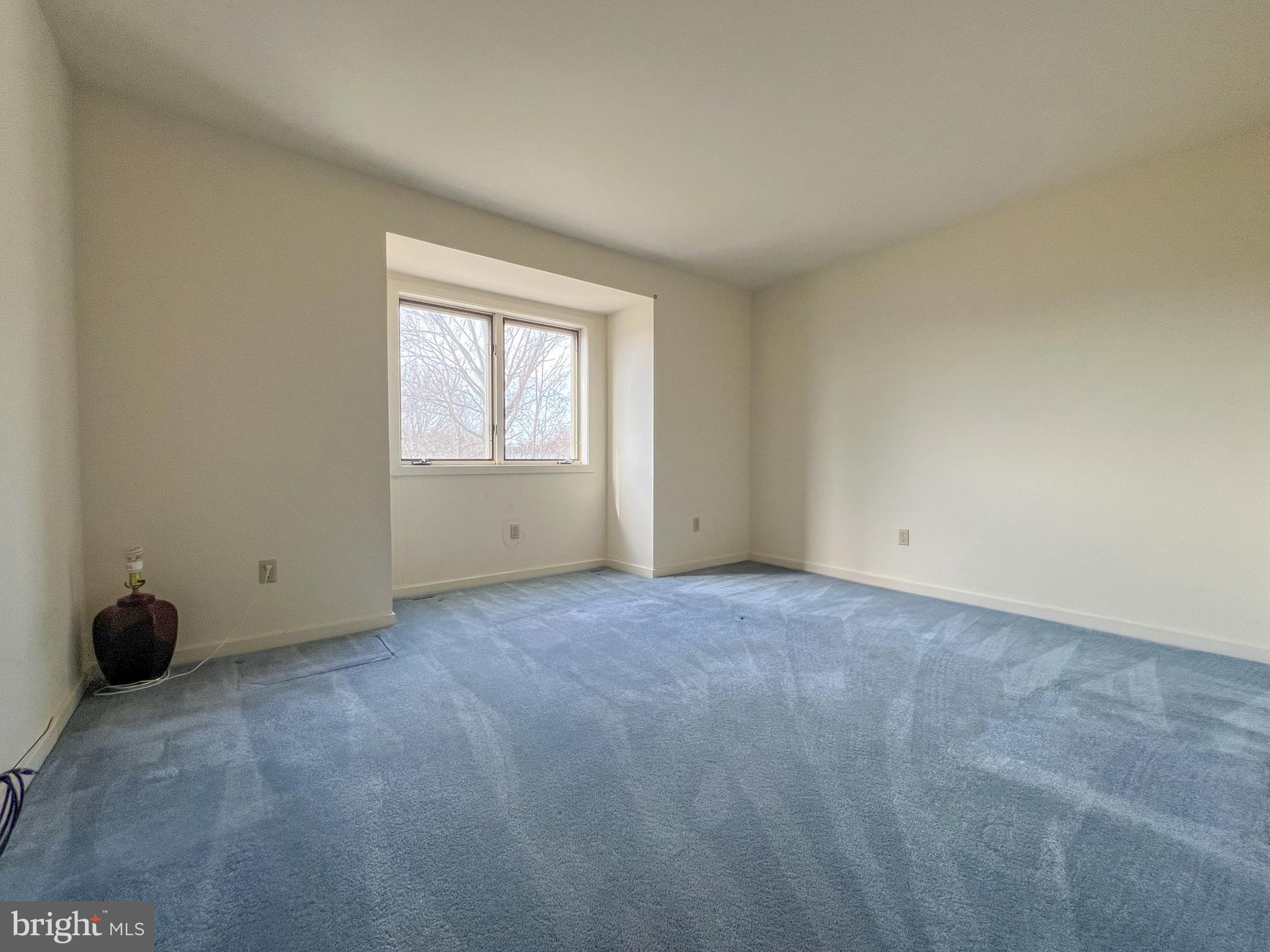 370 Chickory Way Newark, DE 19711 - Photo 23 of 36 a view of an empty room and window