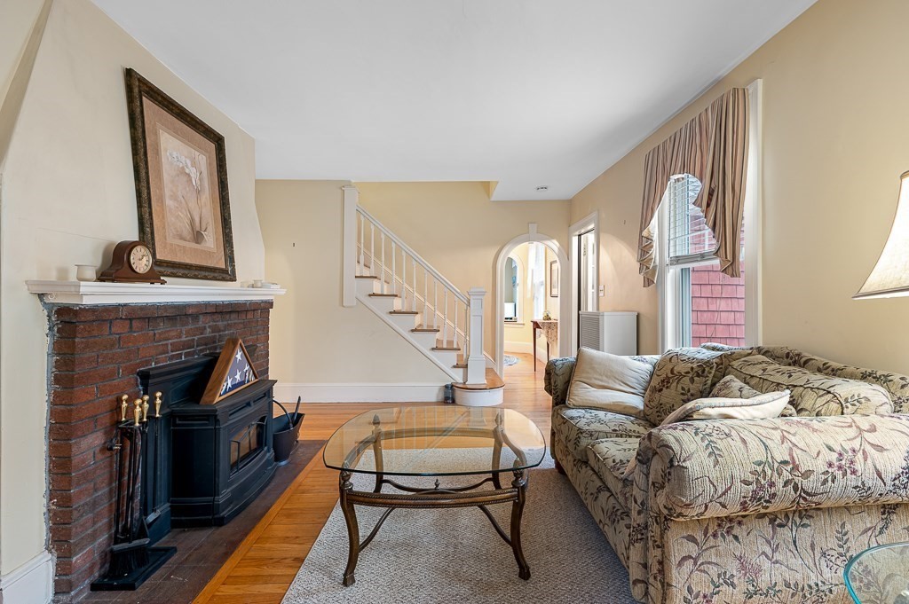 15 Rockrimmon Road Worcester, MA 01602 - Photo 5 of 33