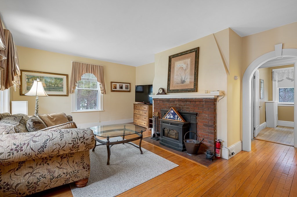 15 Rockrimmon Road Worcester, MA 01602 - Photo 7 of 33