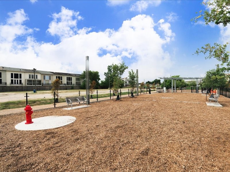 2915 Clay Street Houston, TX 77003 - Photo 14 of 15 Nearby community park with open green space and pet-friendly areas—perfect for outdoor enjoyment.