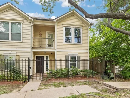 $299,900 | 2915 Clay Street, Houston, TX 77003
