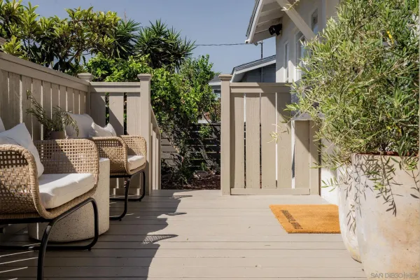 a view of house with outdoor seating space