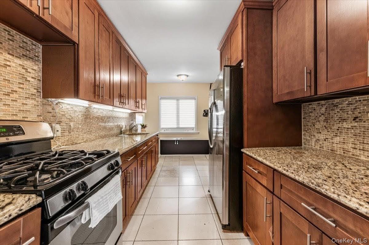 449 Argyle Road Cedarhurst, NY 11516 - Photo 13 of 33