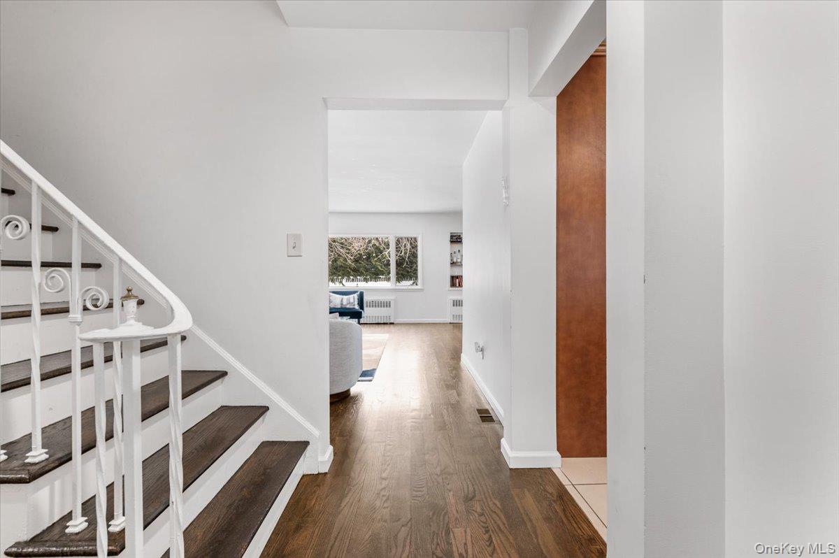 449 Argyle Road Cedarhurst, NY 11516 - Photo 3 of 33