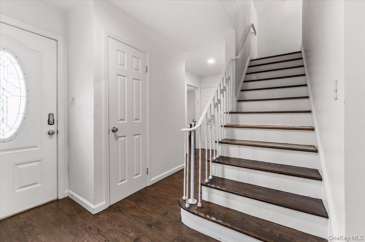 449 Argyle Road Cedarhurst, NY 11516 - Photo 4 of 33