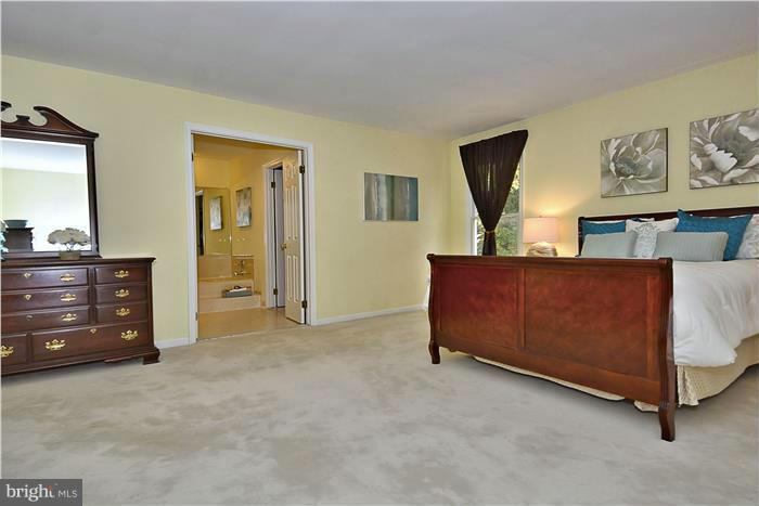 2406 Henslowe Drive Potomac, MD 20854 - Photo 12 of 25 Bedroom (Master)