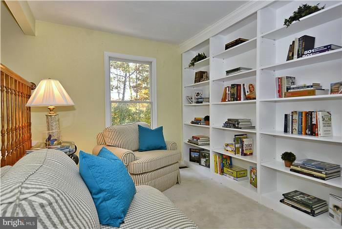 2406 Henslowe Drive Potomac, MD 20854 - Photo 14 of 25 Interior (General)