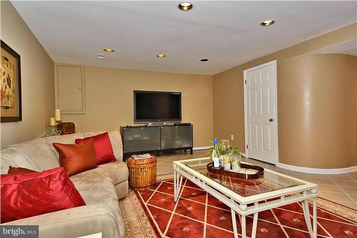 2406 Henslowe Drive Potomac, MD 20854 - Photo 19 of 25 Basement