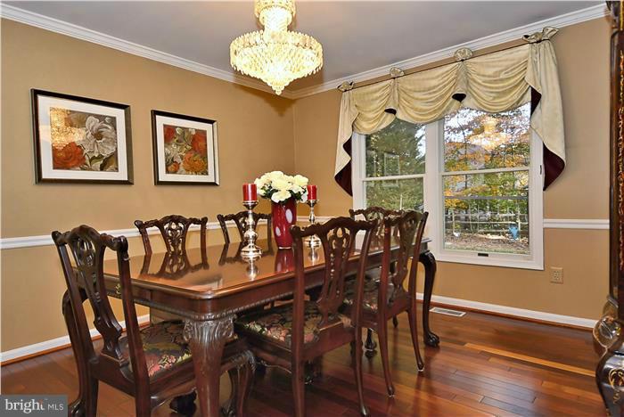2406 Henslowe Drive Potomac, MD 20854 - Photo 6 of 25 Dining Room
