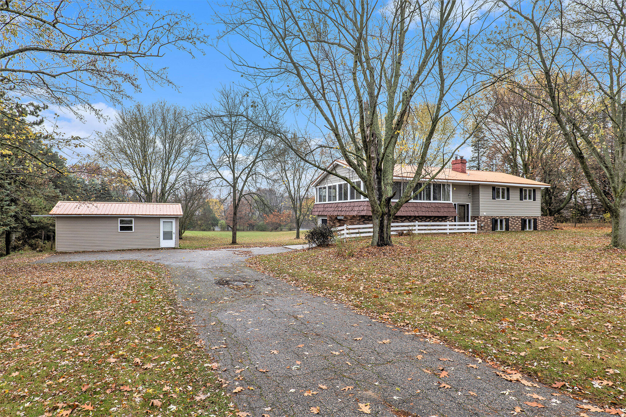4420 County Farm Road Greenville, MI 48838 - Photo 1 of 26 002_country_farm-37