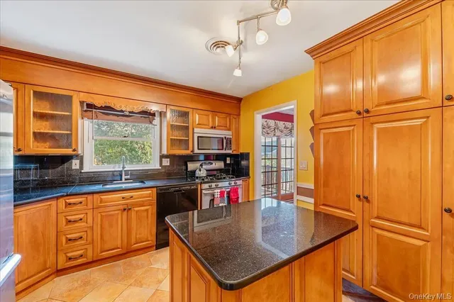 $3,300 | 93 Capital Drive, Washingtonville, NY 10992