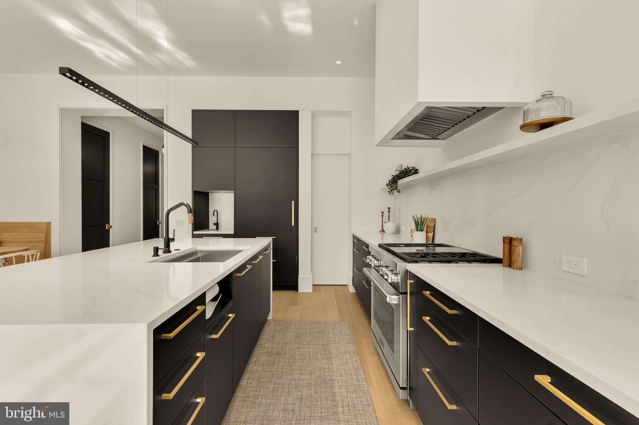 639 E Street Southeast Washington, DC 20003 - Photo 12 of 47