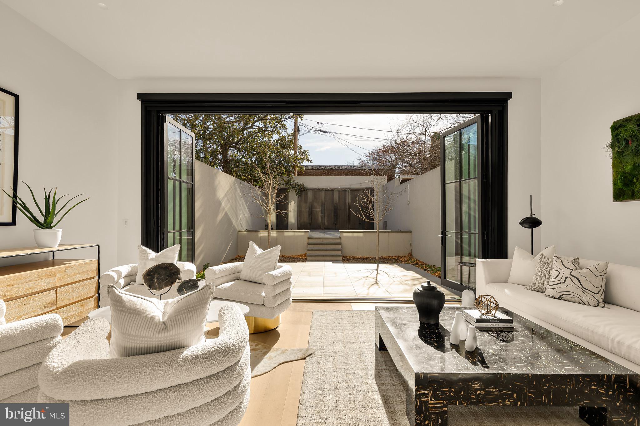 639 E Street Southeast Washington, DC 20003 - Photo 15 of 47