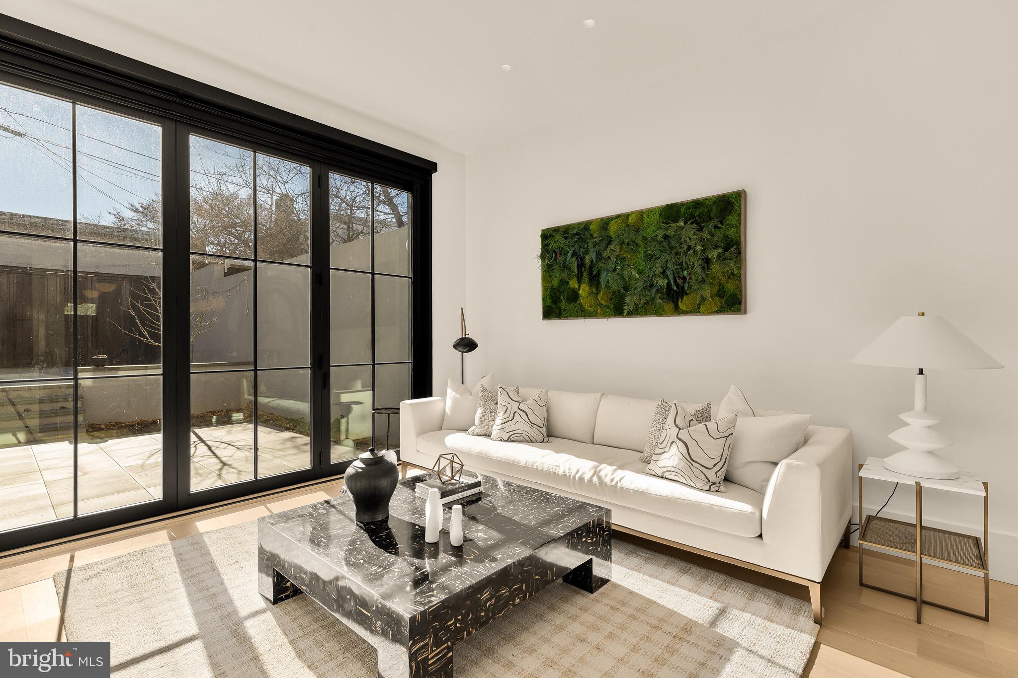 639 E Street Southeast Washington, DC 20003 - Photo 16 of 47