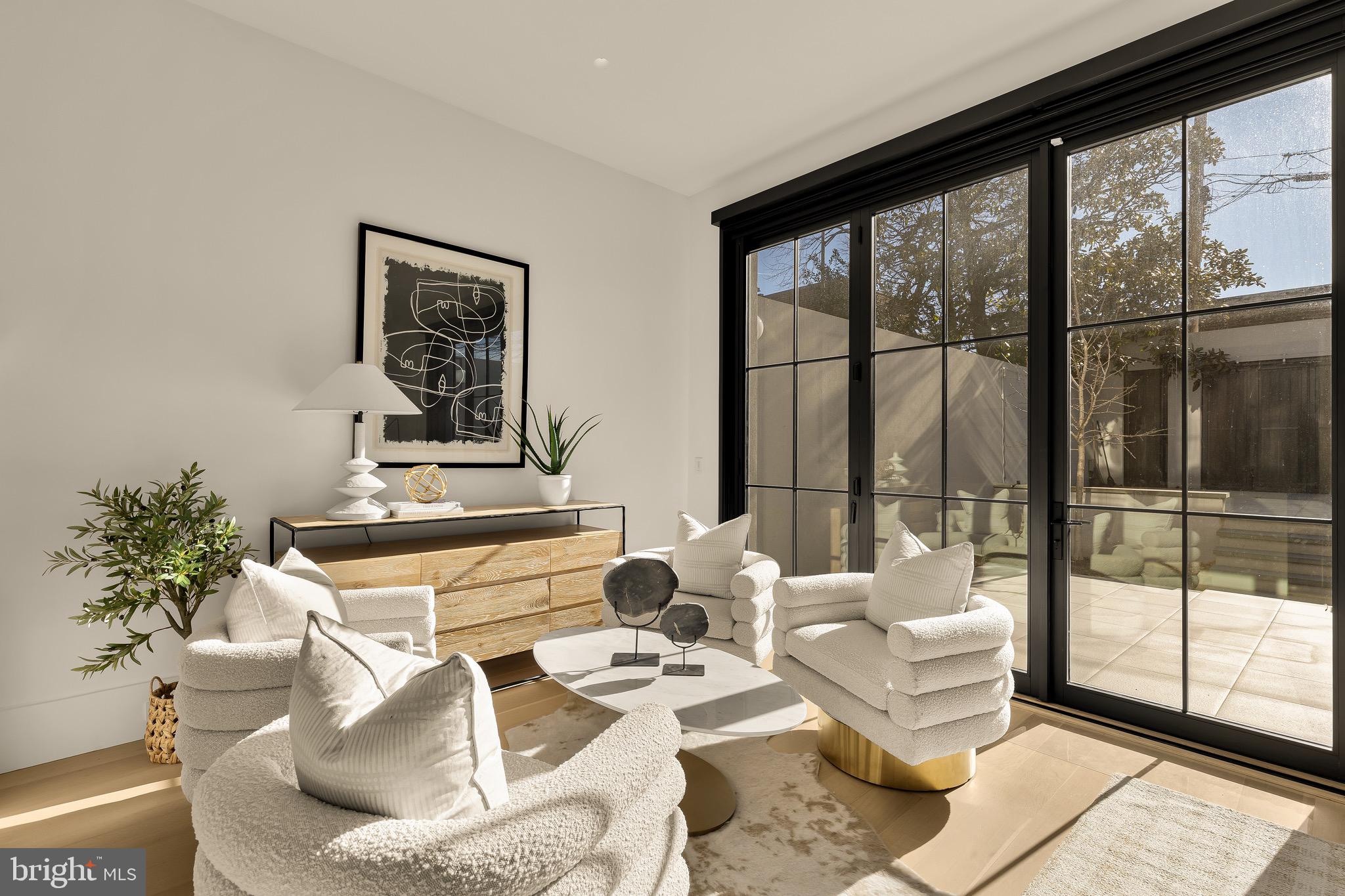 639 E Street Southeast Washington, DC 20003 - Photo 17 of 47