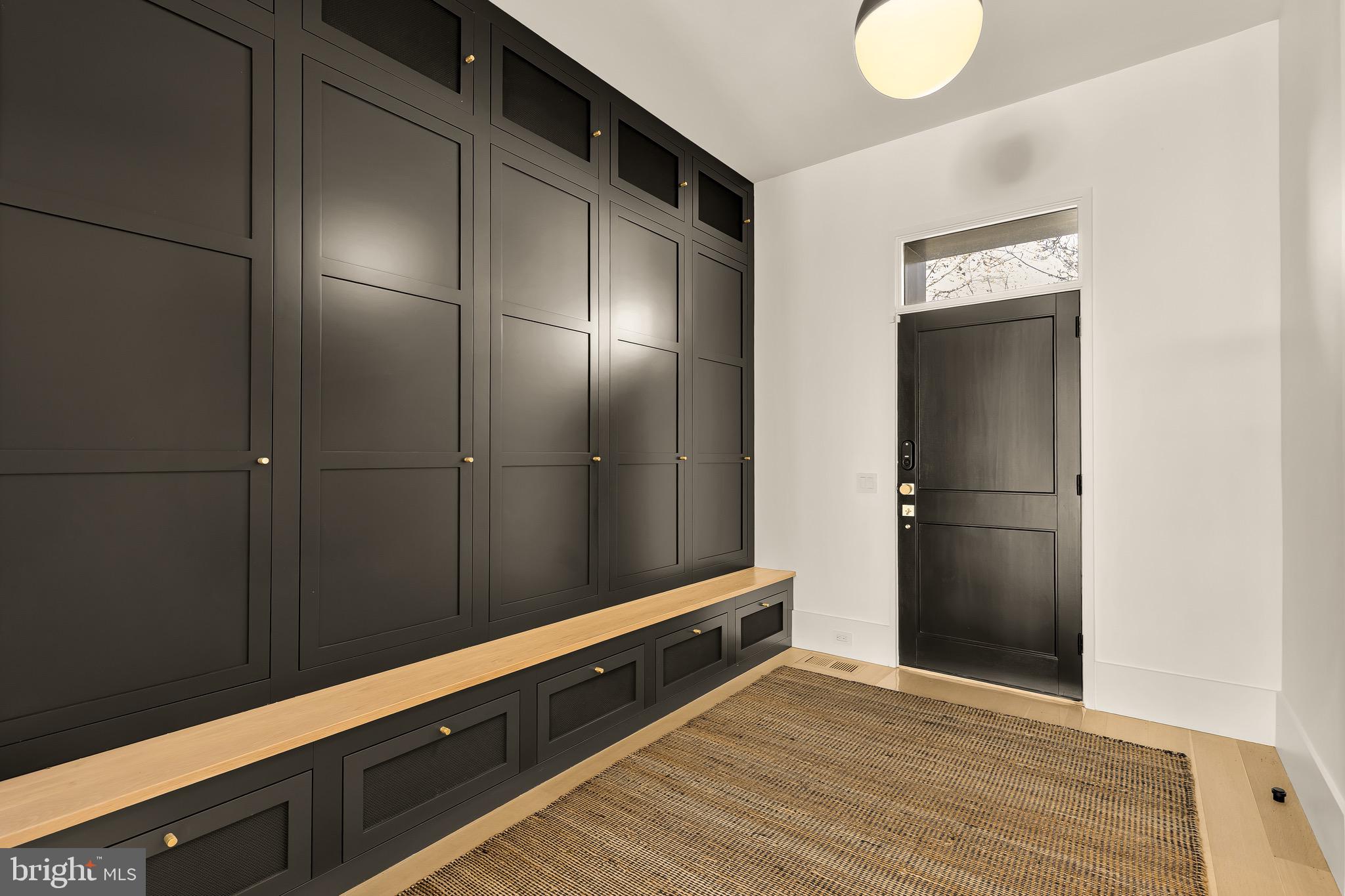 639 E Street Southeast Washington, DC 20003 - Photo 4 of 47