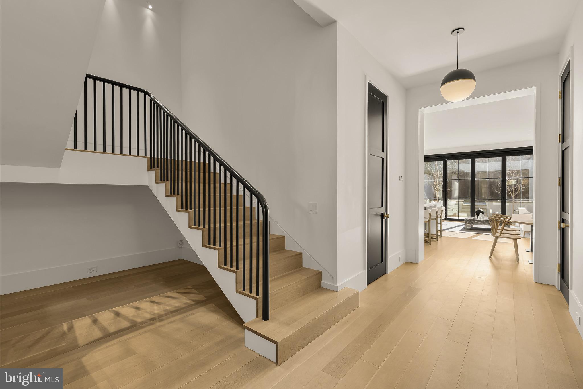 639 E Street Southeast Washington, DC 20003 - Photo 7 of 47