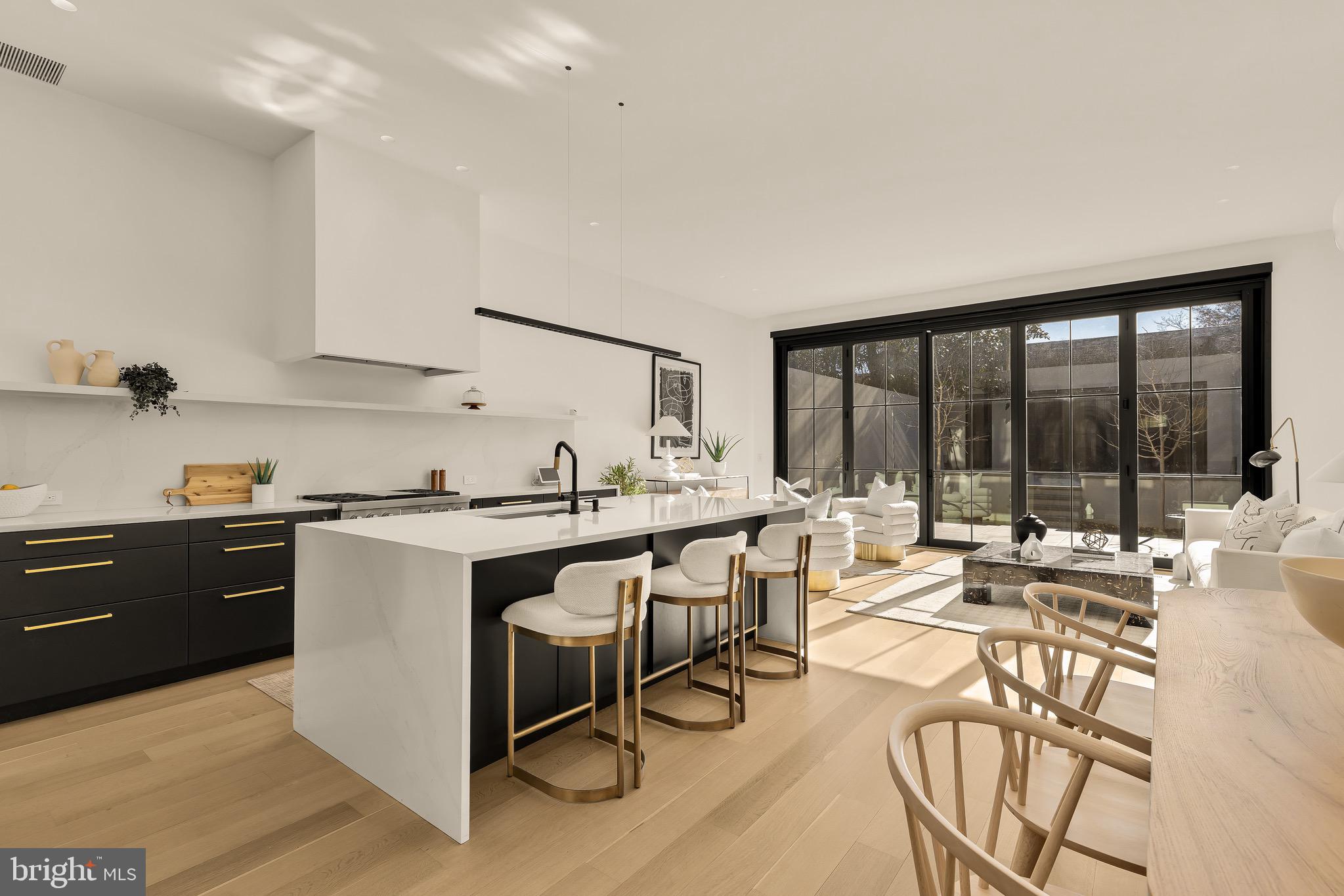 639 E Street Southeast Washington, DC 20003 - Photo 9 of 47