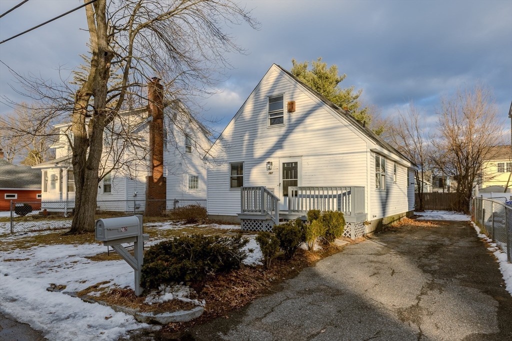 187 Lamont Street Springfield, MA 01119 - Photo 2 of 27