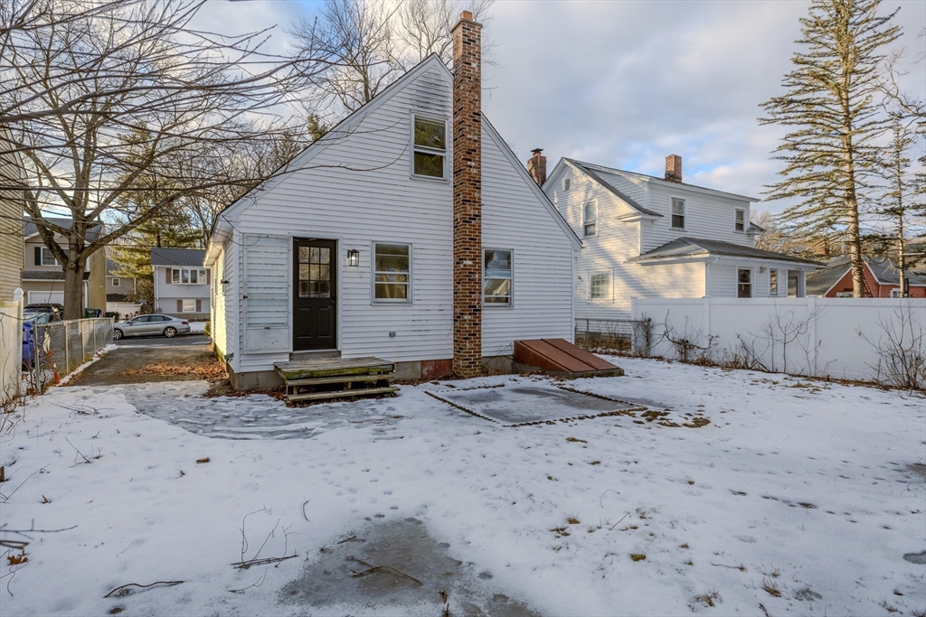 187 Lamont Street Springfield, MA 01119 - Photo 23 of 27