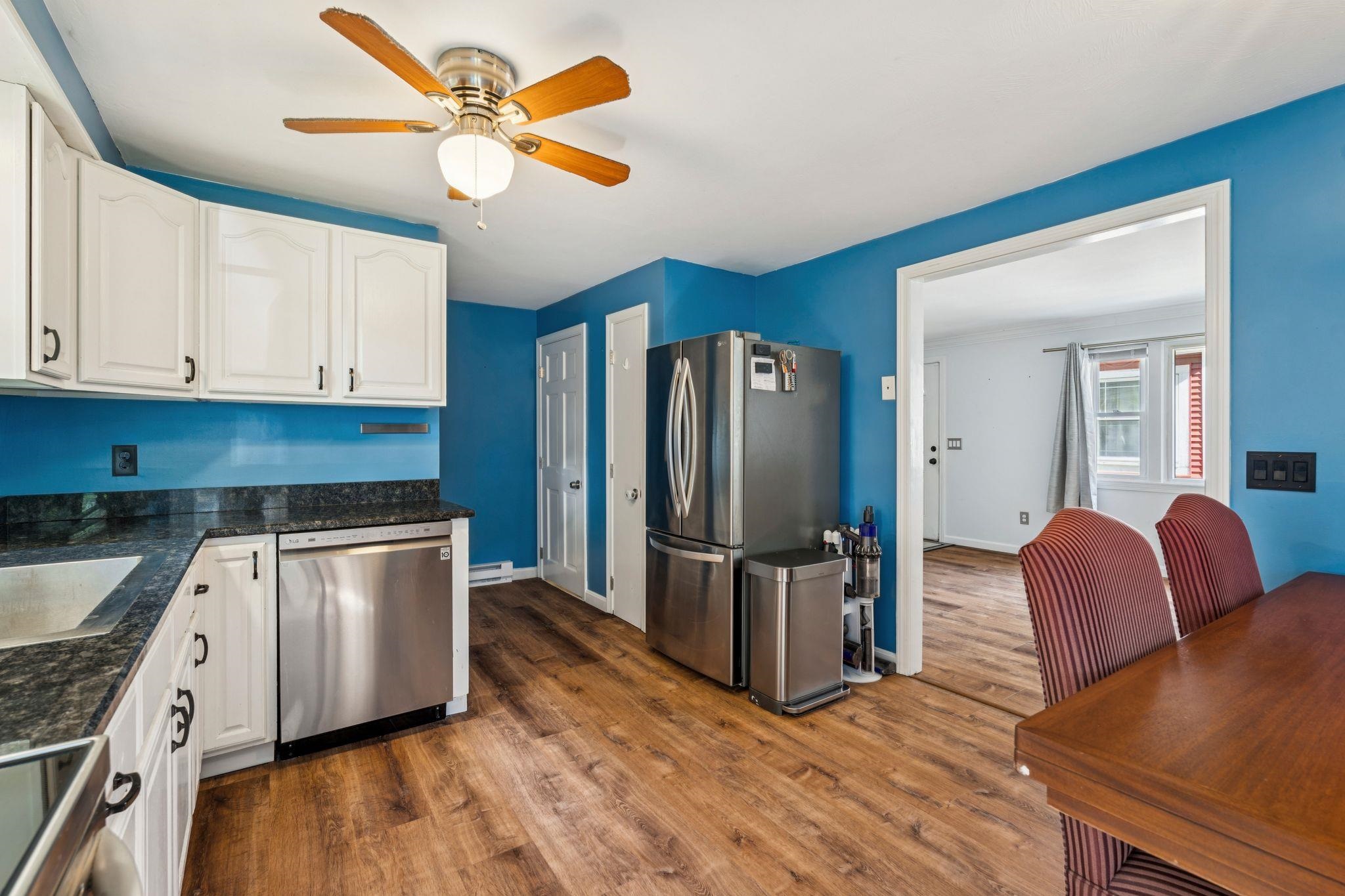 842 Beech Street Manchester, NH 03104 - Photo 4 of 28