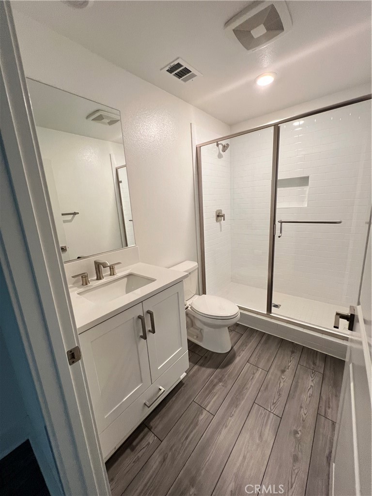 124 Sash Irvine, CA 92618 - Photo 10 of 16 a bathroom with a double vanity sink and mirror
