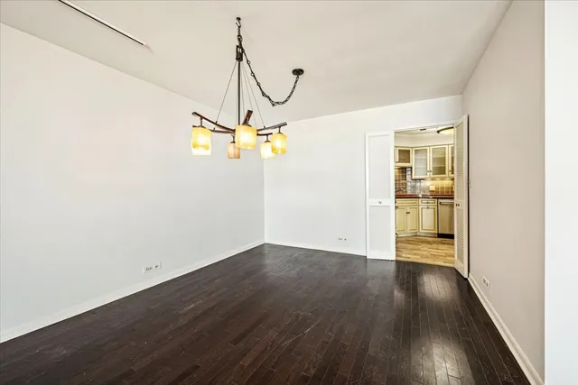 $350,000 | 6033 North Sheridan Road, Unit 43H, Chicago, IL 60660