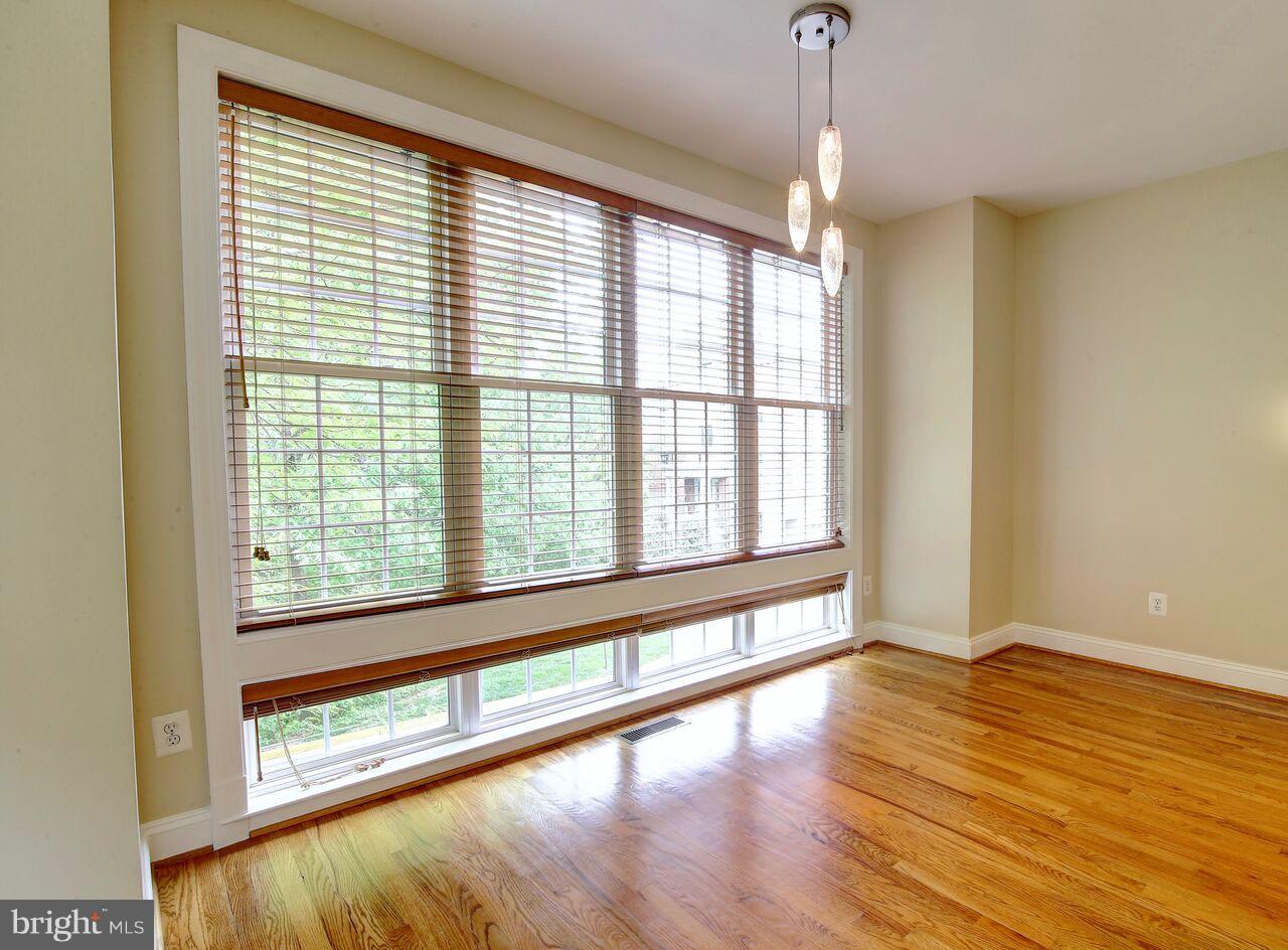 12070 Kinsley Place Reston, VA 20190 - Photo 11 of 28 Eat in/Great Room area