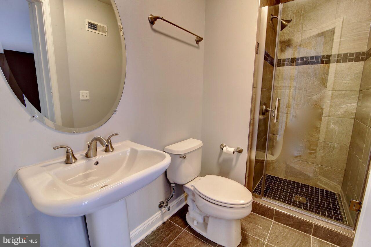 12070 Kinsley Place Reston, VA 20190 - Photo 22 of 28 Full Bath on lower level