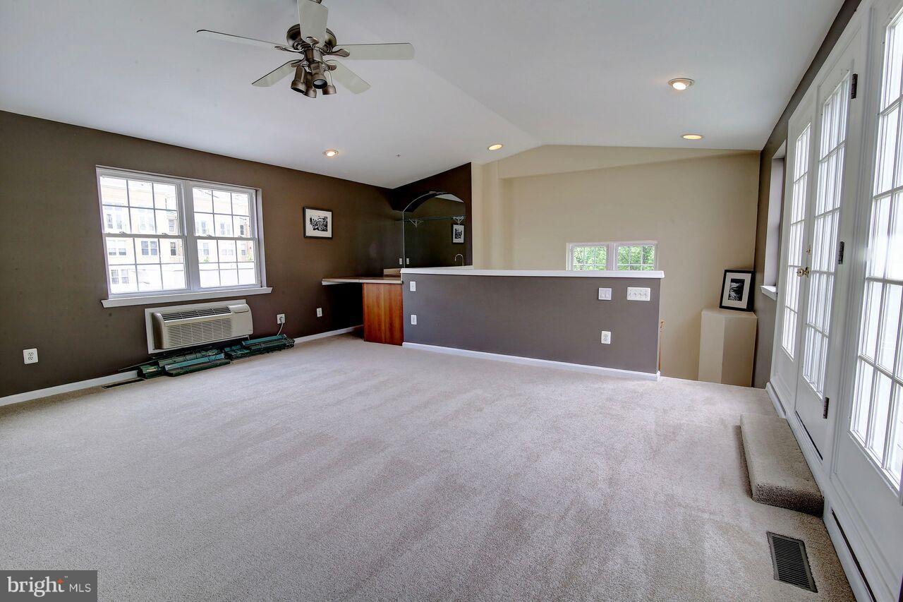 12070 Kinsley Place Reston, VA 20190 - Photo 24 of 28 4th floor Loft