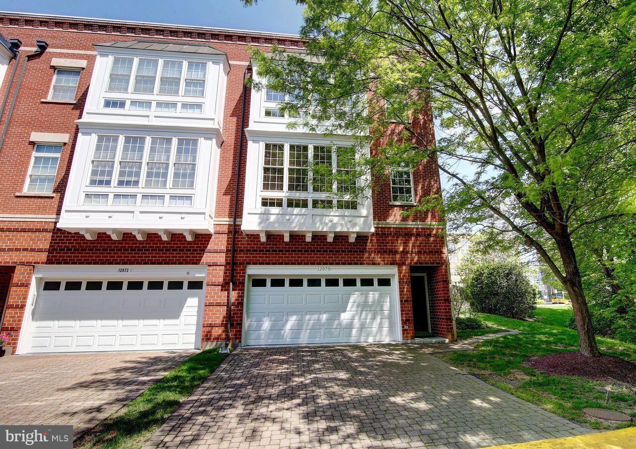 12070 Kinsley Place Reston, VA 20190 - Photo 28 of 28 Exterior (Front)