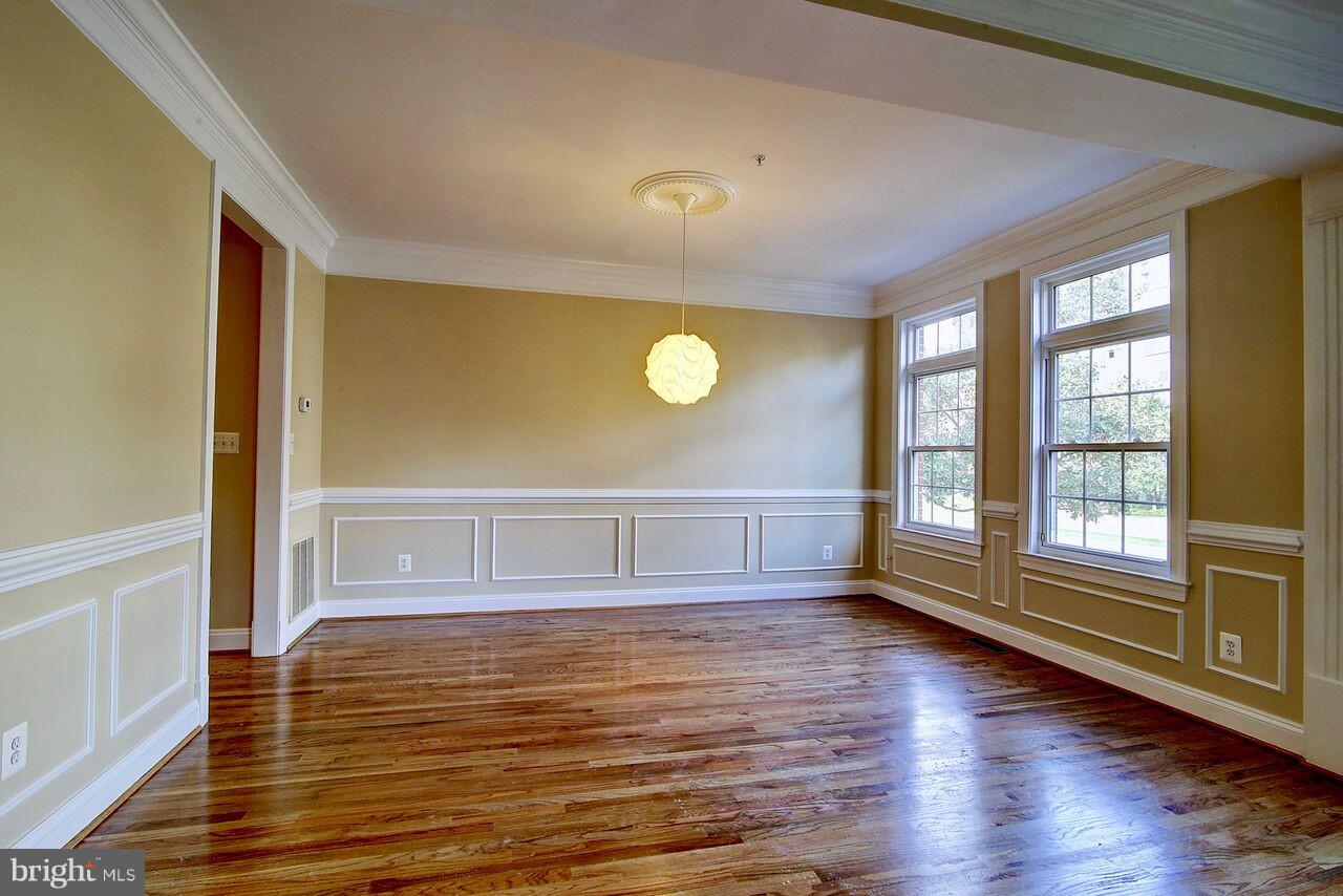 12070 Kinsley Place Reston, VA 20190 - Photo 8 of 28 Dining Room