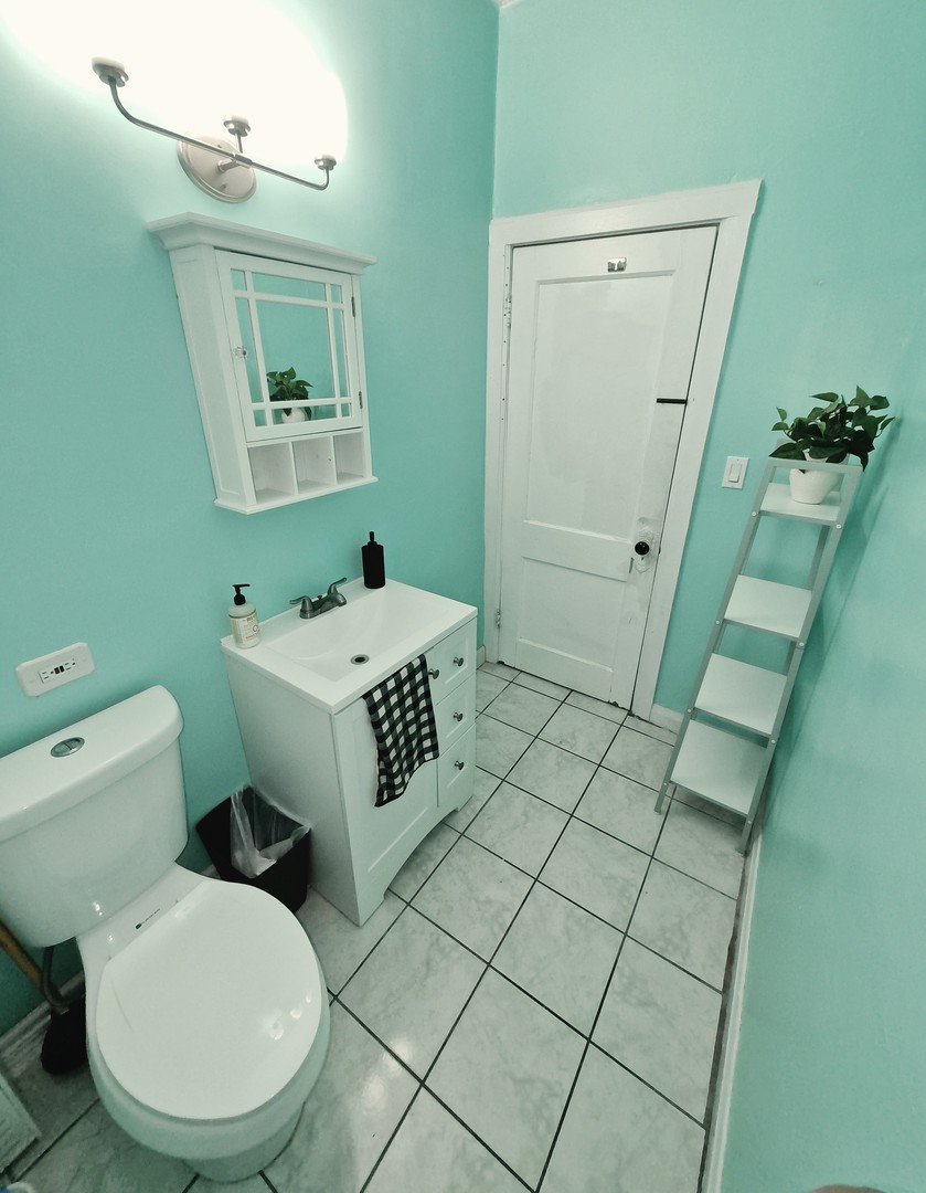 6437 33rd Street Berwyn, IL 60402 - Photo 5 of 19
