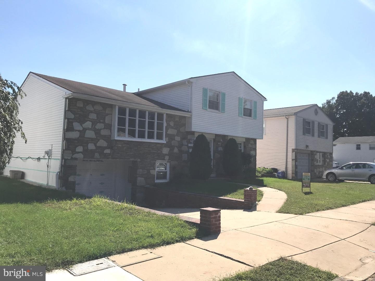 11979 Dumont Road Philadelphia, PA 19116 - Photo 2 of 15 Gallery Image 2