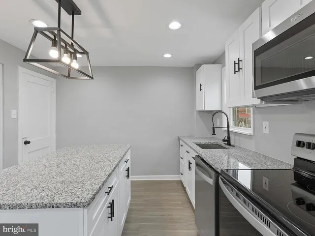 $1,600 | 1006 Butler Street, Chester, PA 19013