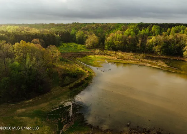 $1,099,800 | 2776 Sees Chapel Road, Sarah, MS 38665