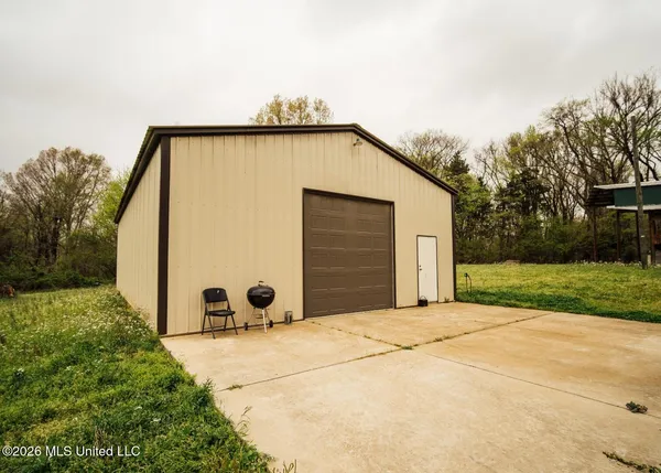 $1,099,800 | 2776 Sees Chapel Road, Sarah, MS 38665