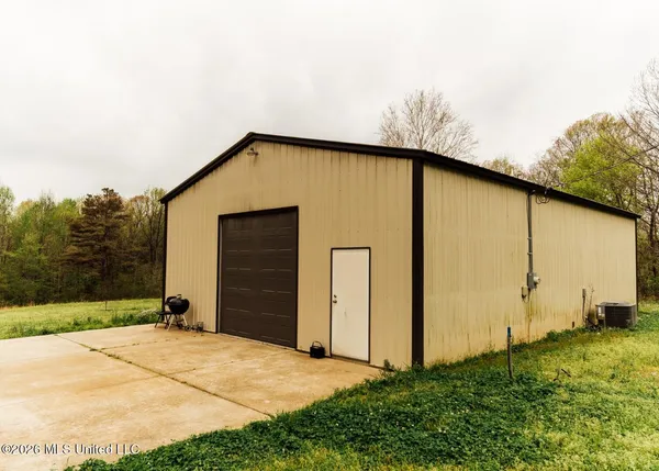 $1,099,800 | 2776 Sees Chapel Road, Sarah, MS 38665